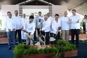 Gobierno da primer picazo para construir el Moon Palace Punta Cana