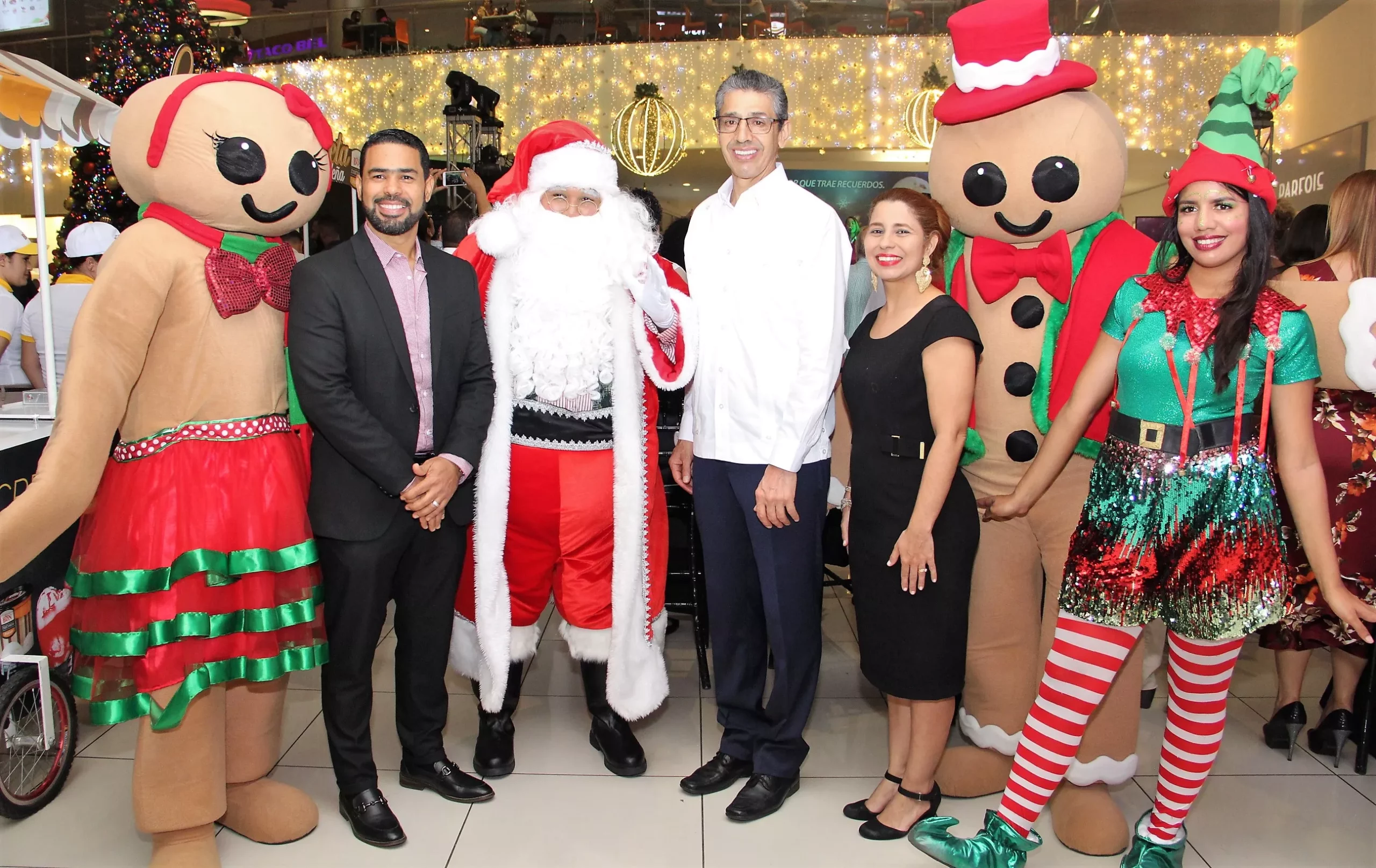 roberto-caraballo-luis-fernando-enciso-carmen-paez-y-los-personajes-de-la-navidad roberto-caraballo-luis-fernando-enciso-carmen-paez-y-los-personajes-de-la-navidad