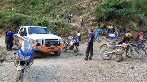 Los haitianos exigían que las autoridades dominicanas liberaran a un compatriota a quien supuestamente le habían incautado una motocicleta en Dajabón. Foto: fuente externa.