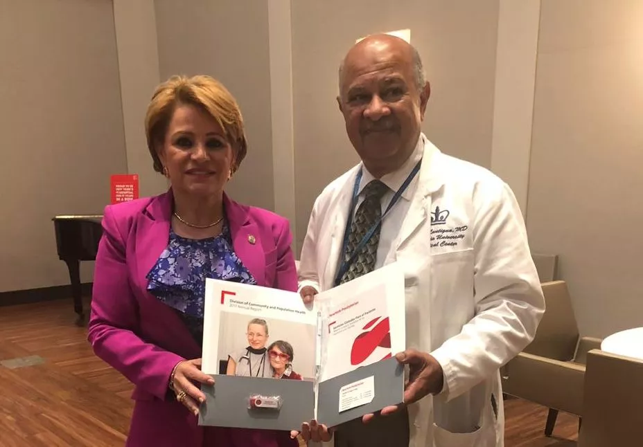 Lucía Medina gestiona intercambio de entrenamientos en hospital de Nueva York para médicos de San Juan