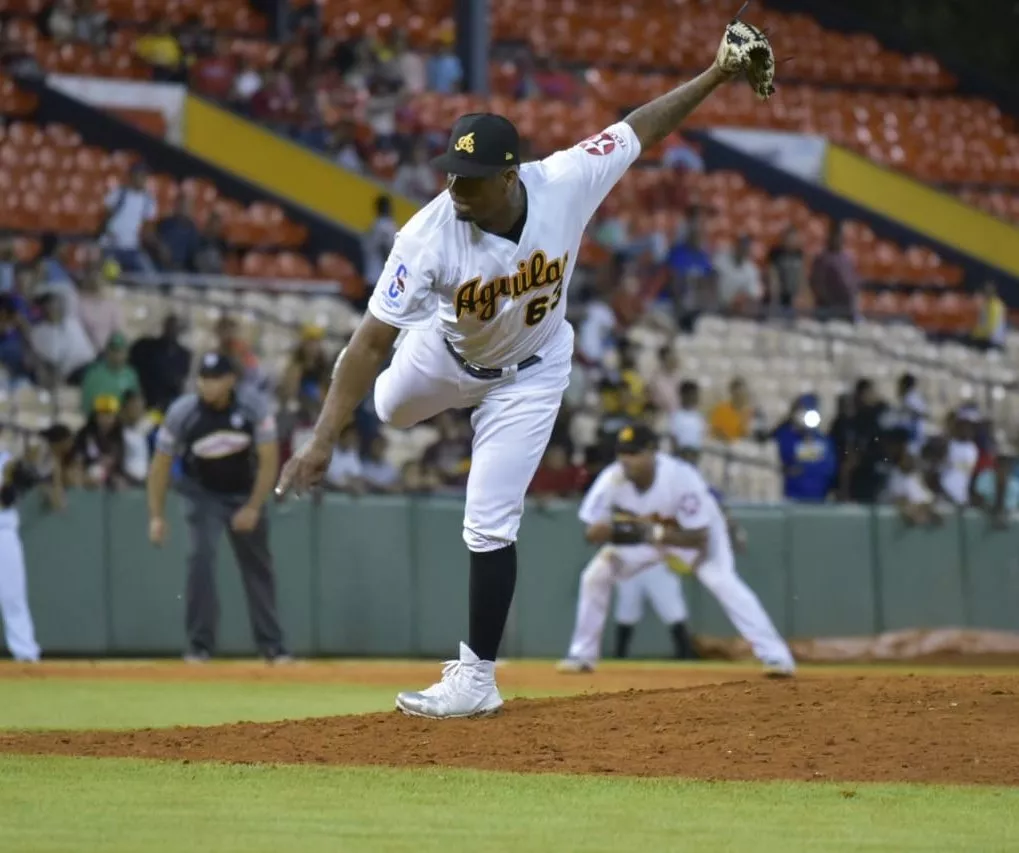 Águilas vencen  7-1 a las Estrellas