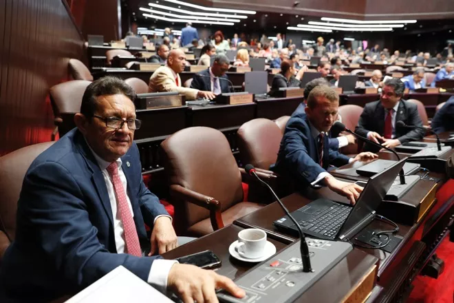 Diputados someten Ley del Alguacil