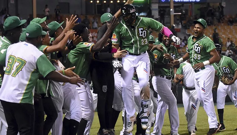 Estrellas Orientales vencen  3-2 a las Águilas