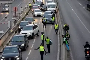 Protestan por aumentos de precios de combustibles en Francia