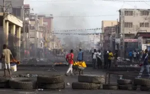 Gobierno haitiano reitera llamado a diálogo por nueva crisis política; protestas dejan varios muertos