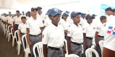 Policía gradúa  222  nuevos policías juveniles comunitarios