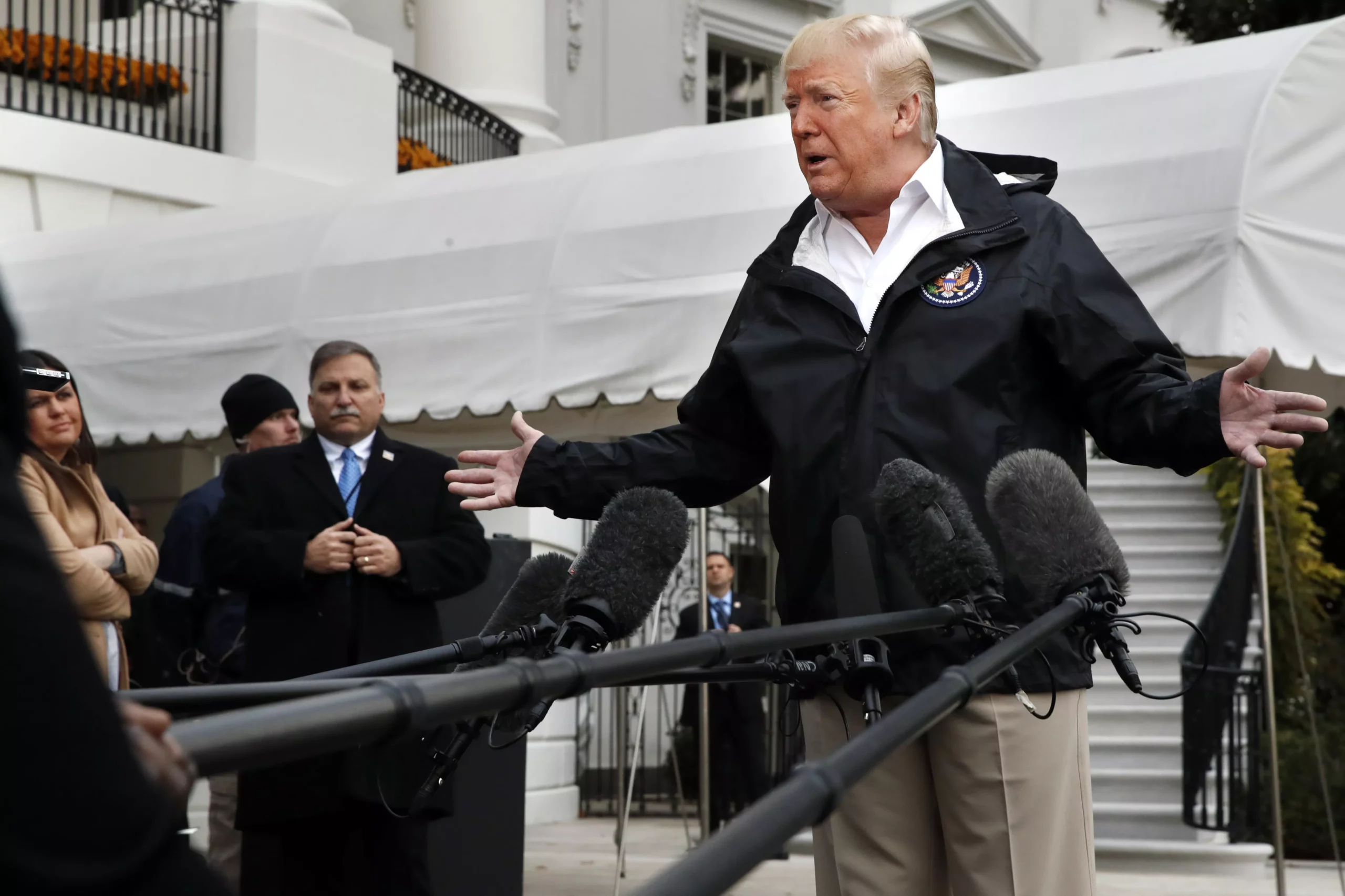 Trump afirma que podría ayudar Pelosi si necesita votos para presidir cámara