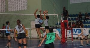 Villa Verde y La Curva triunfan en inicio  Torneo Voleibol Superior de La Romana