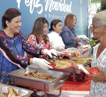 Margarita Cedeño realiza almuerzo con familias de La Vega