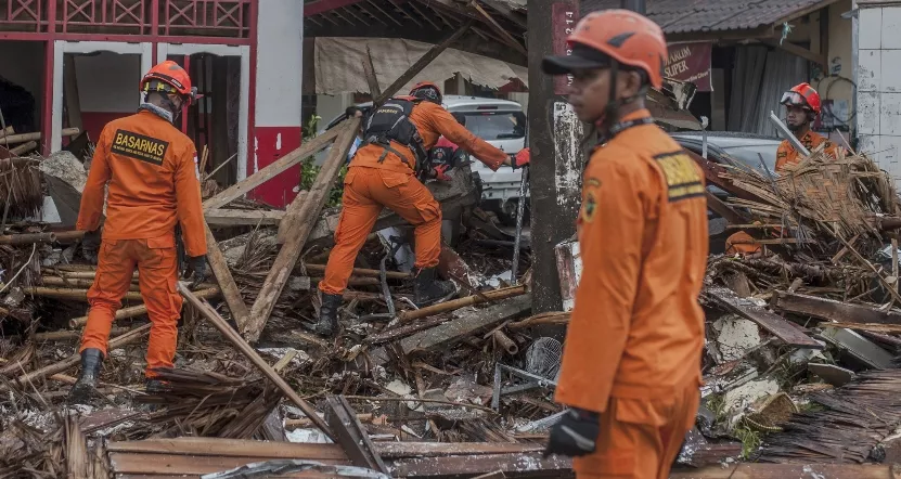 Pocas esperanzas de hallar sobrevivientes de tsunami