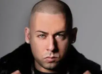 Exesposa de reguetonero Cosculluela alega que el cantante le pegó embarazada