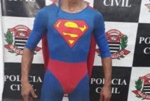 “Superman” fue detenido, tenía orden de arresto