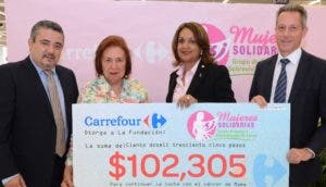 Hipermercados Carrefour entrega donación a  Asociación de Mujeres