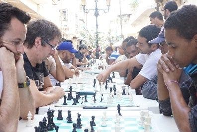 Crispín gana torneo de ajedrez Conde Peatonal
