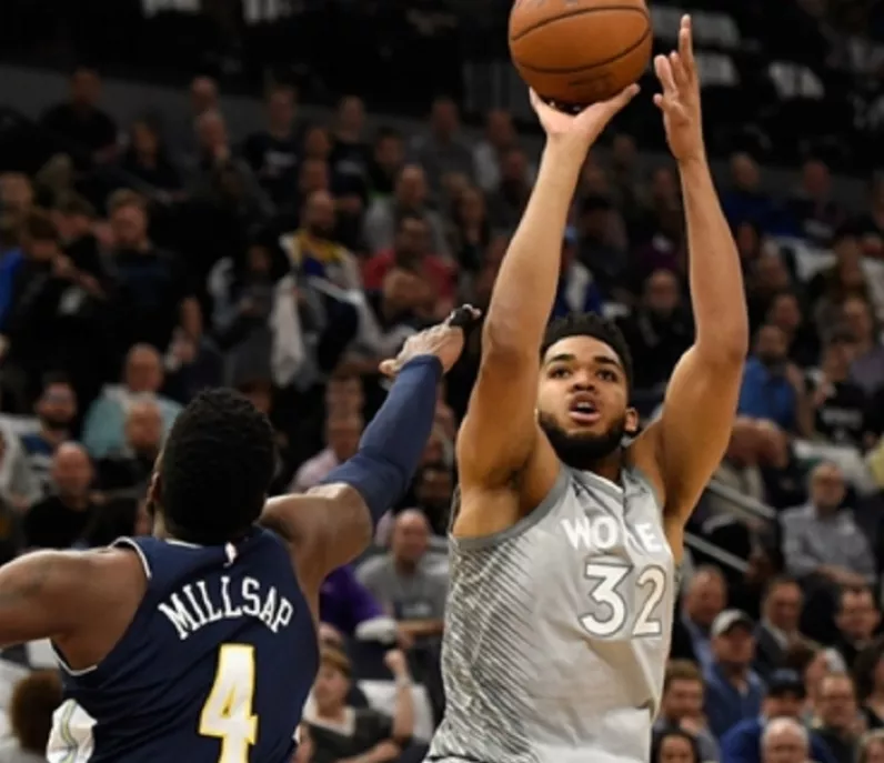 Towns tiene mala puntería 3 puntos