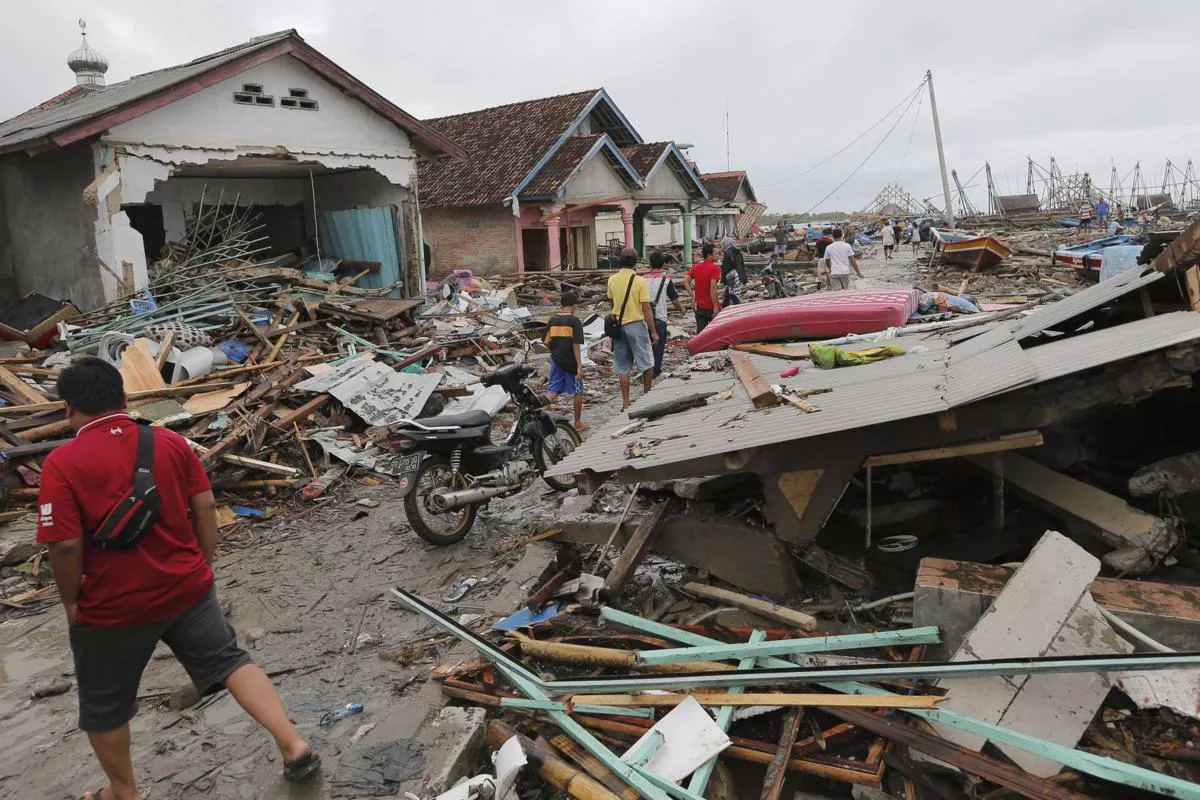 Indonesios pasan una sombría Navidad luego de tsunami