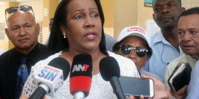 Xiomara Guante reclama a ministro de Educación el pago de diciembre a maestros