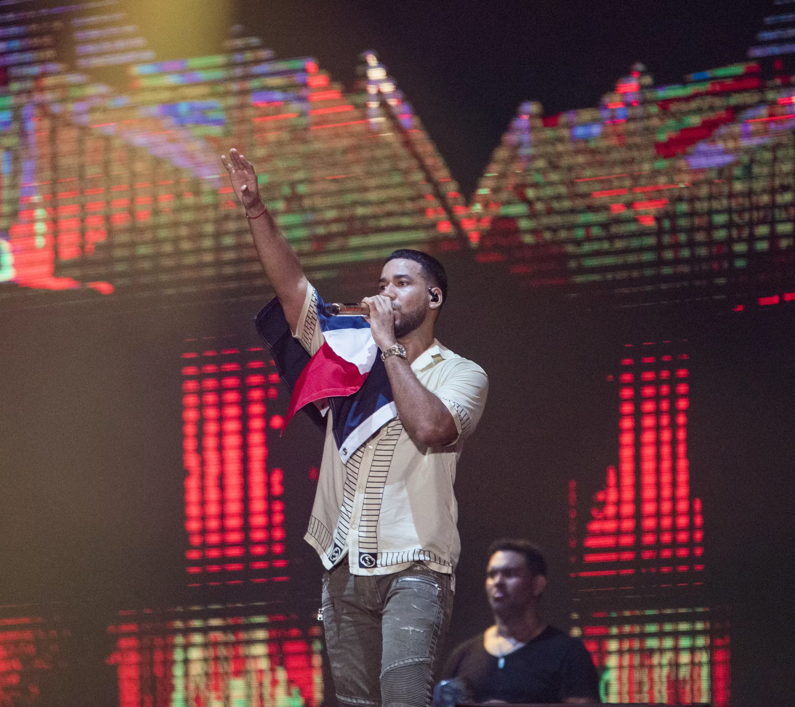 Romeo Santos hace vibrar el Estadio Olímpico