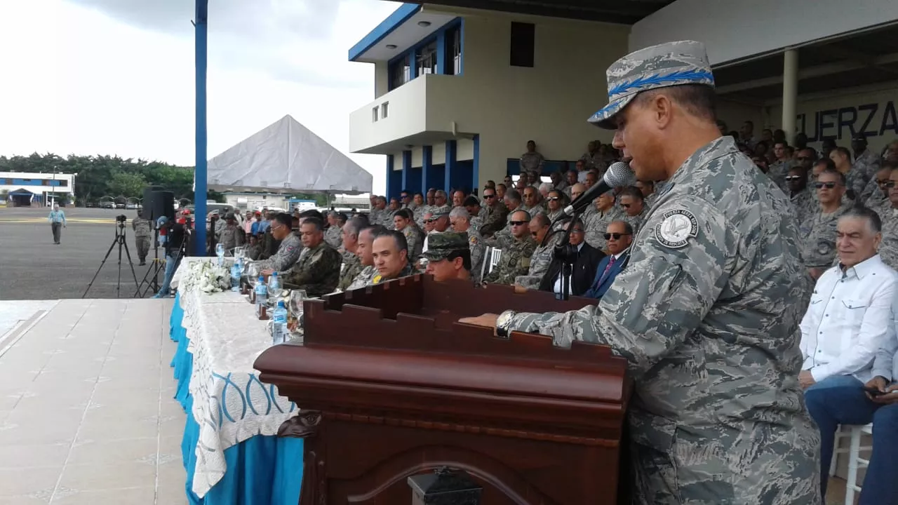 Fuerza Aérea realiza parada militar en San Isidro