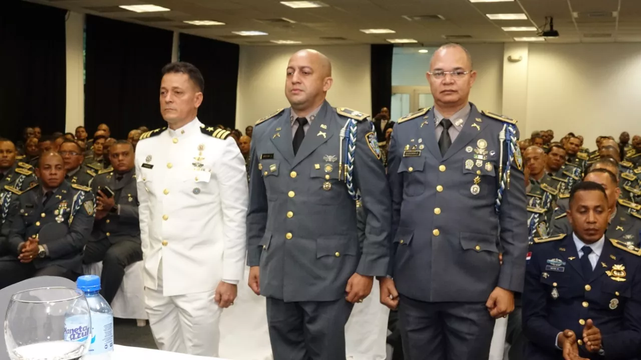 Policía Nacional gradúa a 262 oficiales en diferentes áreas