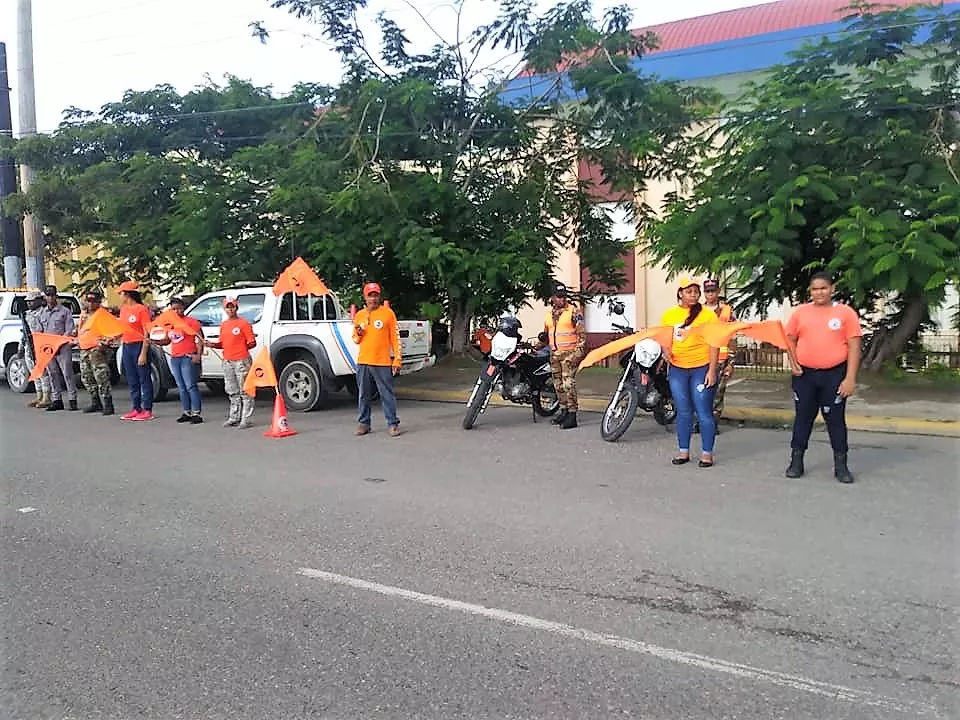 Defensa Civil y organismos de seguridad en Puerto Plata realizan bandereo para evitar accidentes en asueto de Año Nuevo