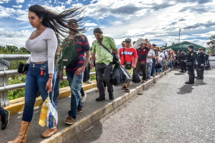 Llegada de haitianos a Chile ha caído drásticamente durante este año, mientras la de venezolanos ha aumentado