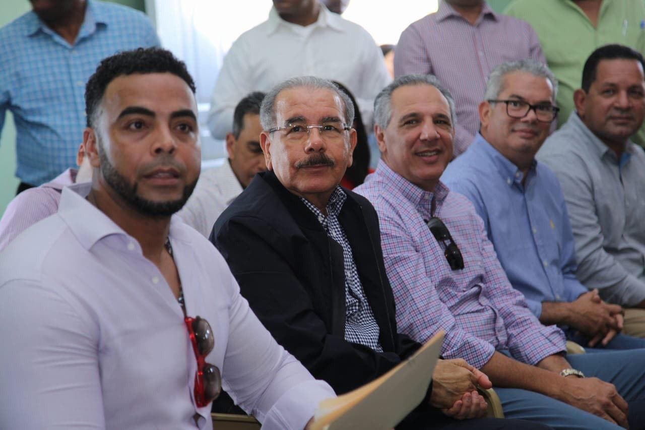 Danilo Medina en Las Matas de Santa Cruz: «Estas visitas sorpresa son entre comillas»