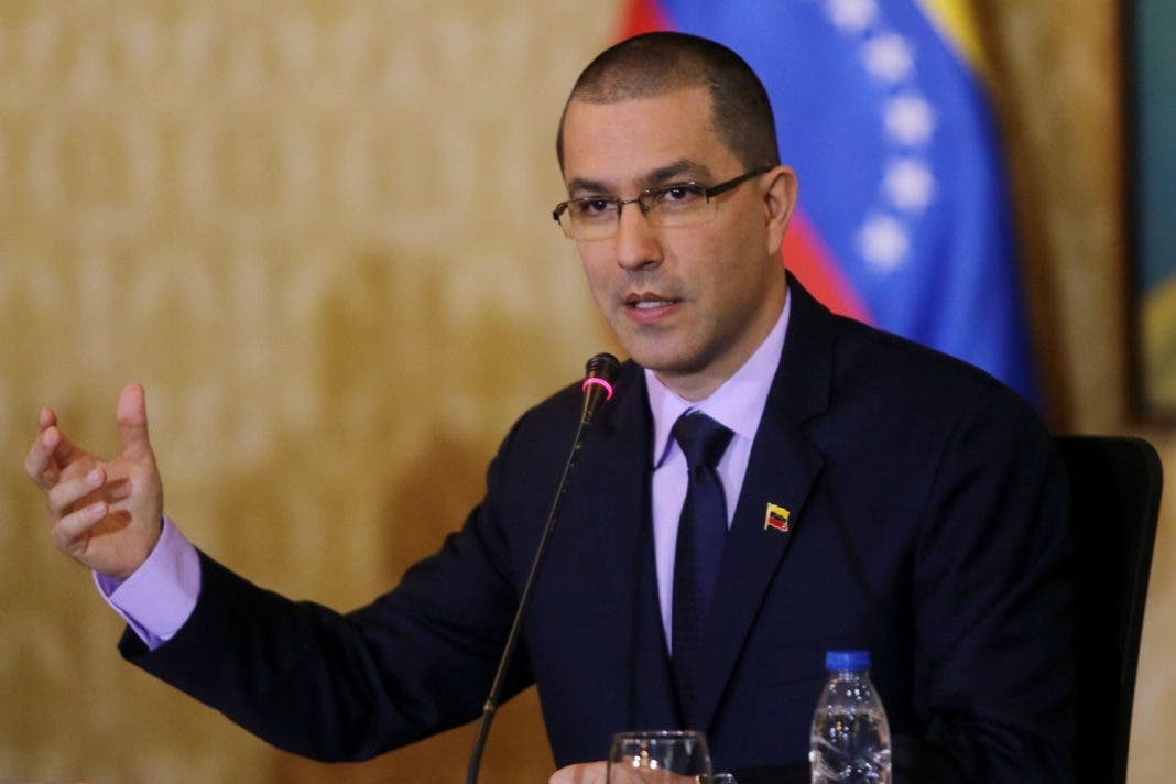 Venezuela dice que Brasil sí invitó a Maduro para investidura de Bolsonaro