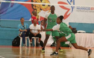 Zona Este gana oro por equipo en bádminton en los Juegos Nacionales