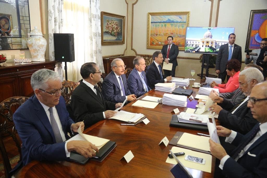 CNM delibera sobre los candidatos a ocupar las cuatro plazas vacantes en Tribunal Constitucional