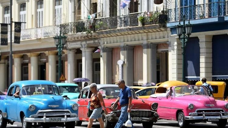 Los cubanos favorecen haya más partidos en la isla