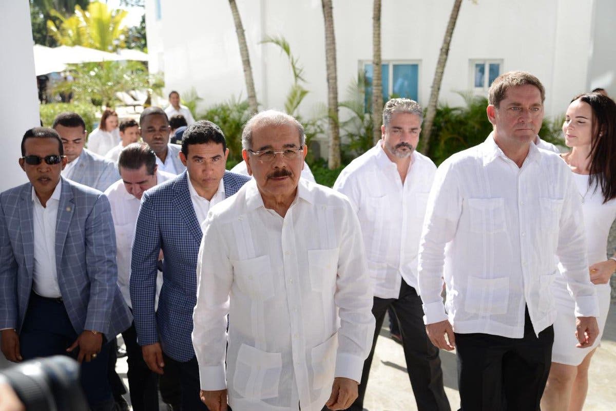 Aterriza de emergencia aeronave que transportaba a Danilo Medina a Cabarete