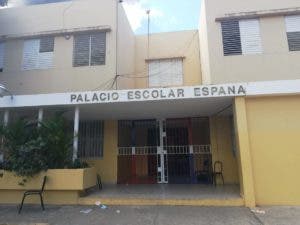 Baja asistencia de estudiantes en escuelas de Villas Agrícolas tras explosión