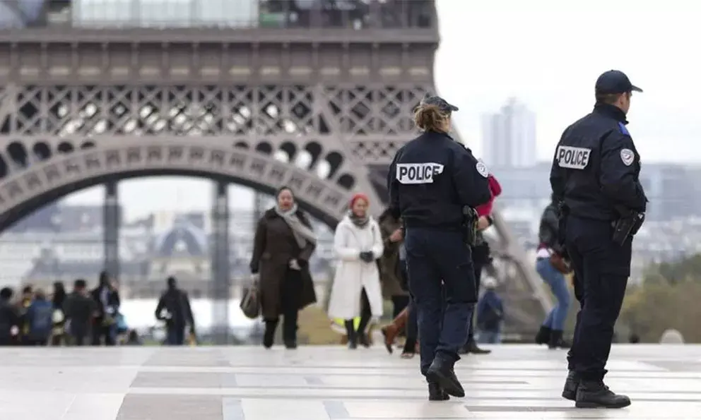 Francia refuerza seguridad en Nochevieja por amenaza terrorista y “chalecos»