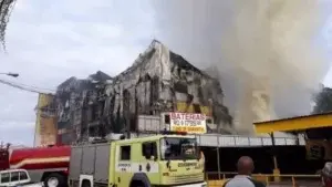 Video: Fuego afecta tienda L& R Comercial en Herrera