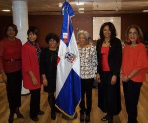 Consulado dominicano en París celebró fiesta navideña