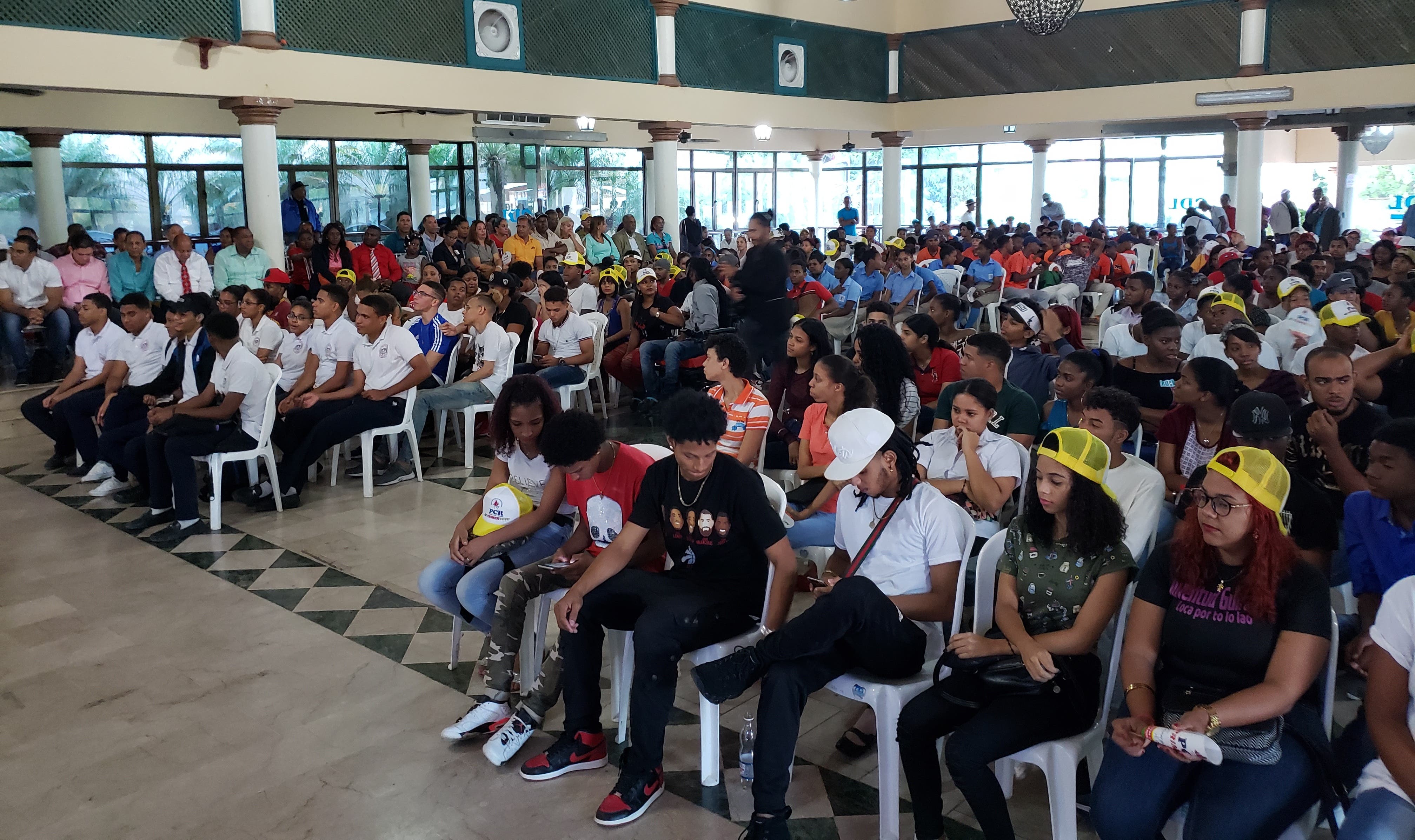 Jóvenes de Santo Domingo Este apoyan al PCR