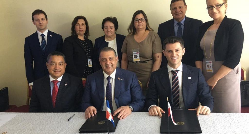 República Dominicana firma acuerdos bilaterales de Servicios Aéreos con 9 países