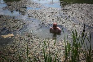 La increíble historia de Lyosha, el niño al que su padre tiró vivo dentro de un horno encendido