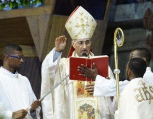  El nuncio Charleb Bader durante la celebración de la misa.