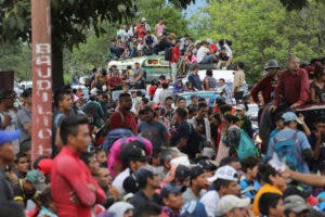 Nueva caravana de migrantes hondureños entra en Guatemala