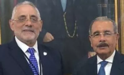 Danilo Medina apoya mejora  a estadios de béisbol