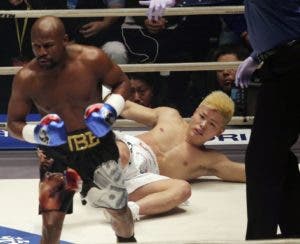 Floyd Mayweather vence en apenas 140 segundos a Tenshin Nasukawa