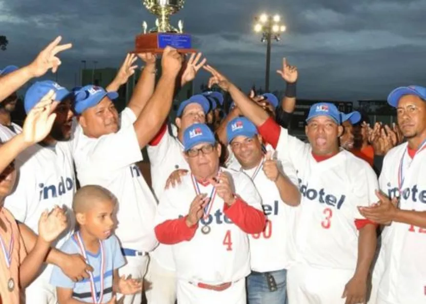 Softbol del Distrito Nacional cumplió su programa de competencias