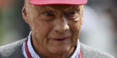 Expiloto Niki Lauda vuelve a ser hospitalizado