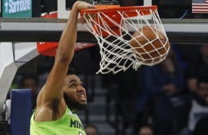 Karl anota  27 y toma 27 rebotes en triunfo Wolves