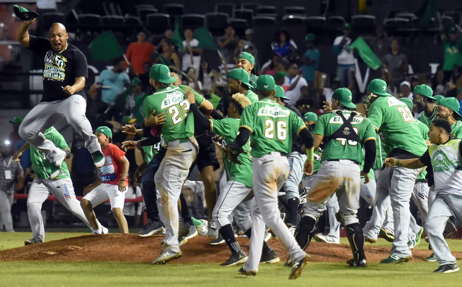 Estrellas Orientales se refuerzan con 10 jugadores para la Serie del Caribe