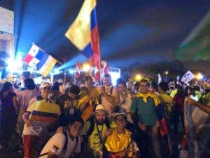 Con jóvenes de la JMJ de Panamá celebran la luna llena al ritmo de tambores