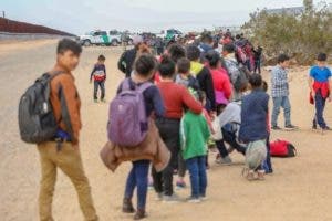 Detienen en frontera de EE.UU. el mayor grupo de inmigrantes indocumentados