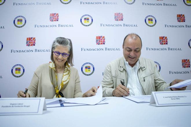 Fundación Brugal y Loyola firman acuerdo de formación para fortalecer el desarrollo de la juventud